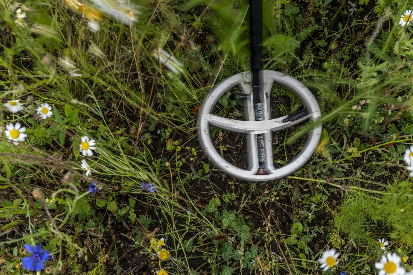 En familie var fredag ude med en metaldetektor ved Skæring Strand ved Egå. Her fandt de et stykke gammel, rusten ammunition. (Arkivfoto).
