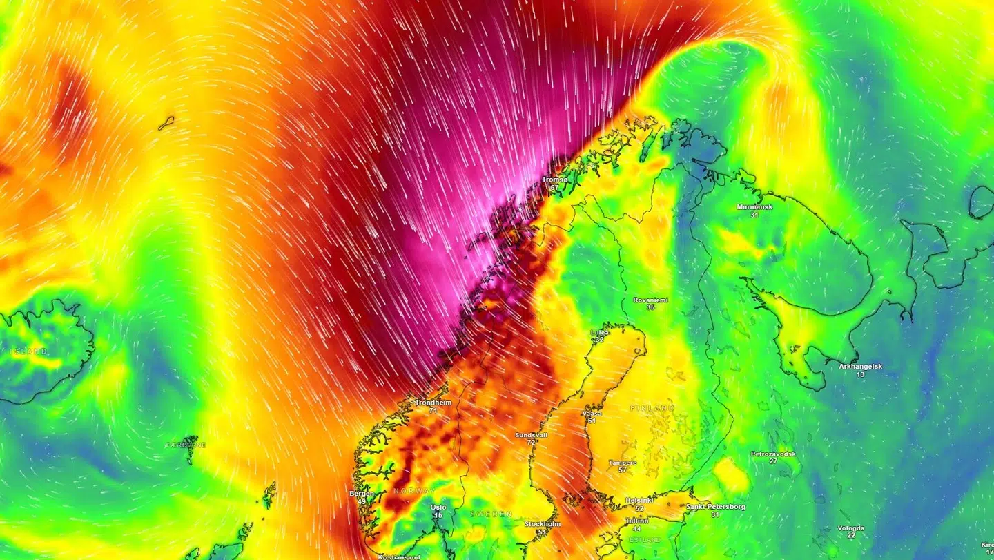 Her ses et kort over de kraftige vindstød, der lige nu rammer Norge og Sverige.