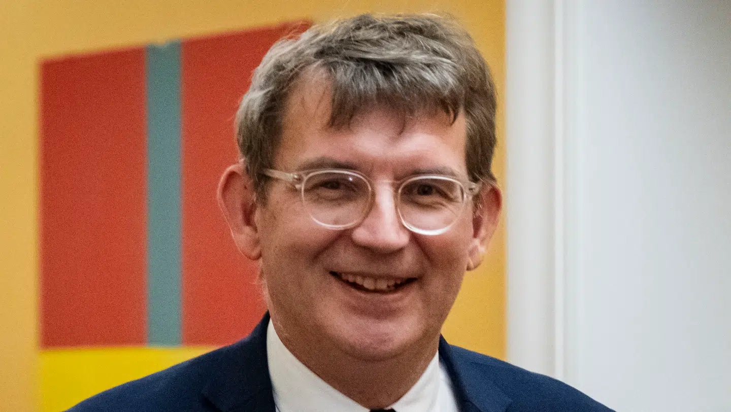 Flere danskere peger i en ny meningsmåling på forsvarsminister Troels Lund Poulsen (V) som deres foretrukne statsminister, end den nuværende statsminister, Mette Frederiksen (S).