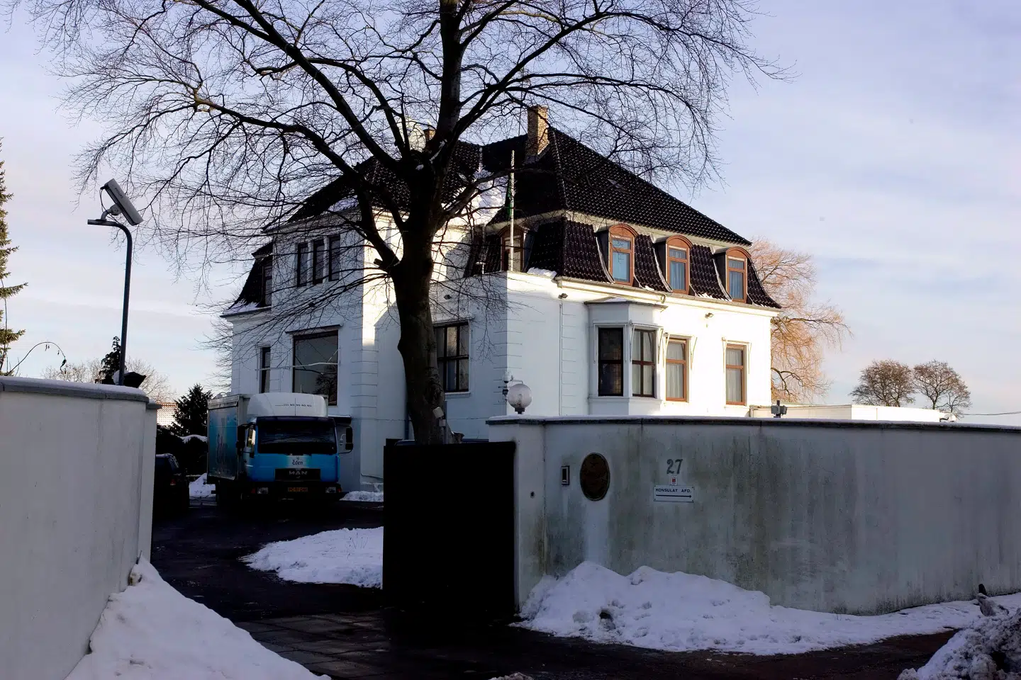 Saudi-Arabiens tidligere ambassade på Lille Strandvej 27 i Hellerup har 23 værelser og blev i november handlet til over 150 millioner kroner. Det placerer palæet helt i toppen over de dyreste bolighandler i 2025.