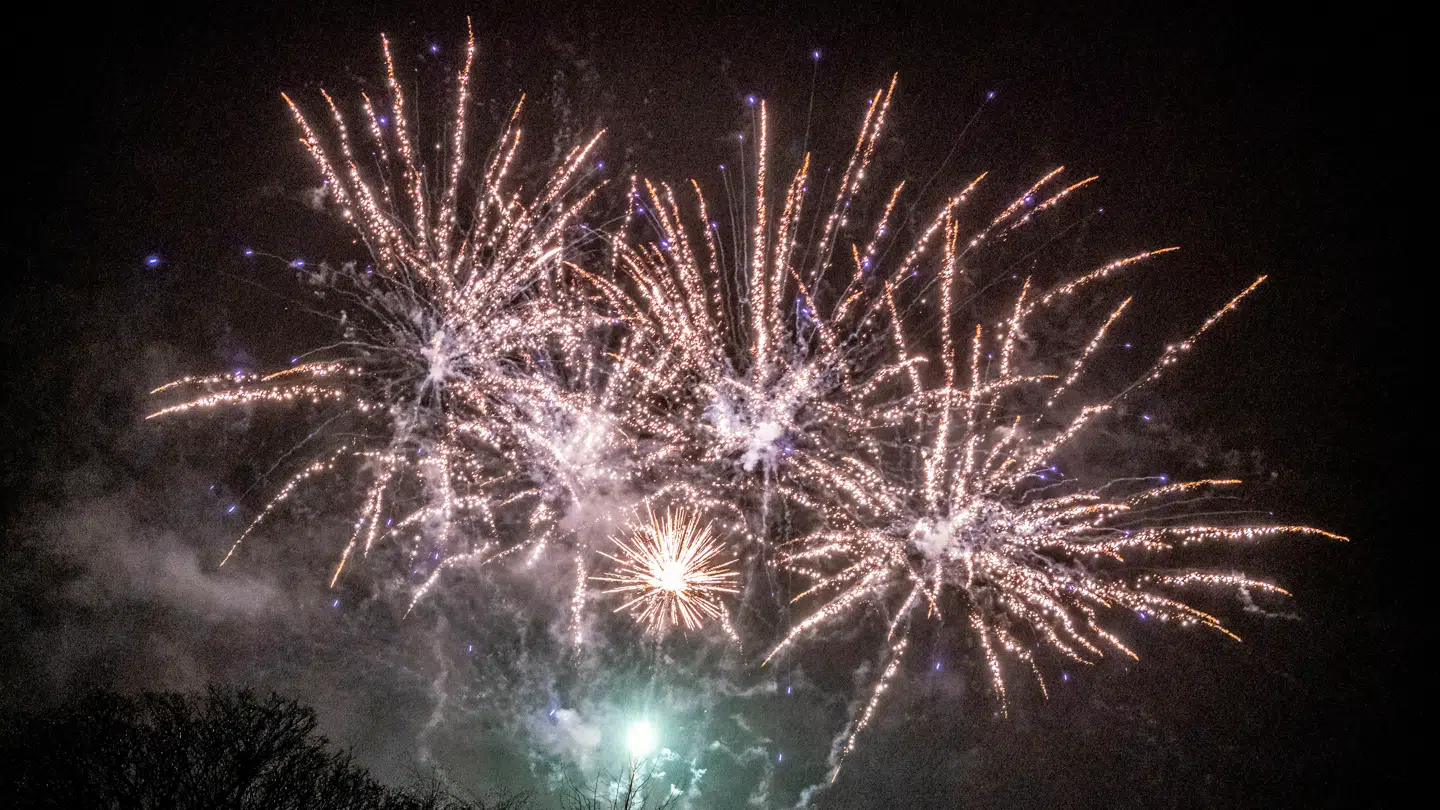 Hadsten Fyrværkeri har fået stjålet fyrværkeri for omtrent 150.000 kroner.