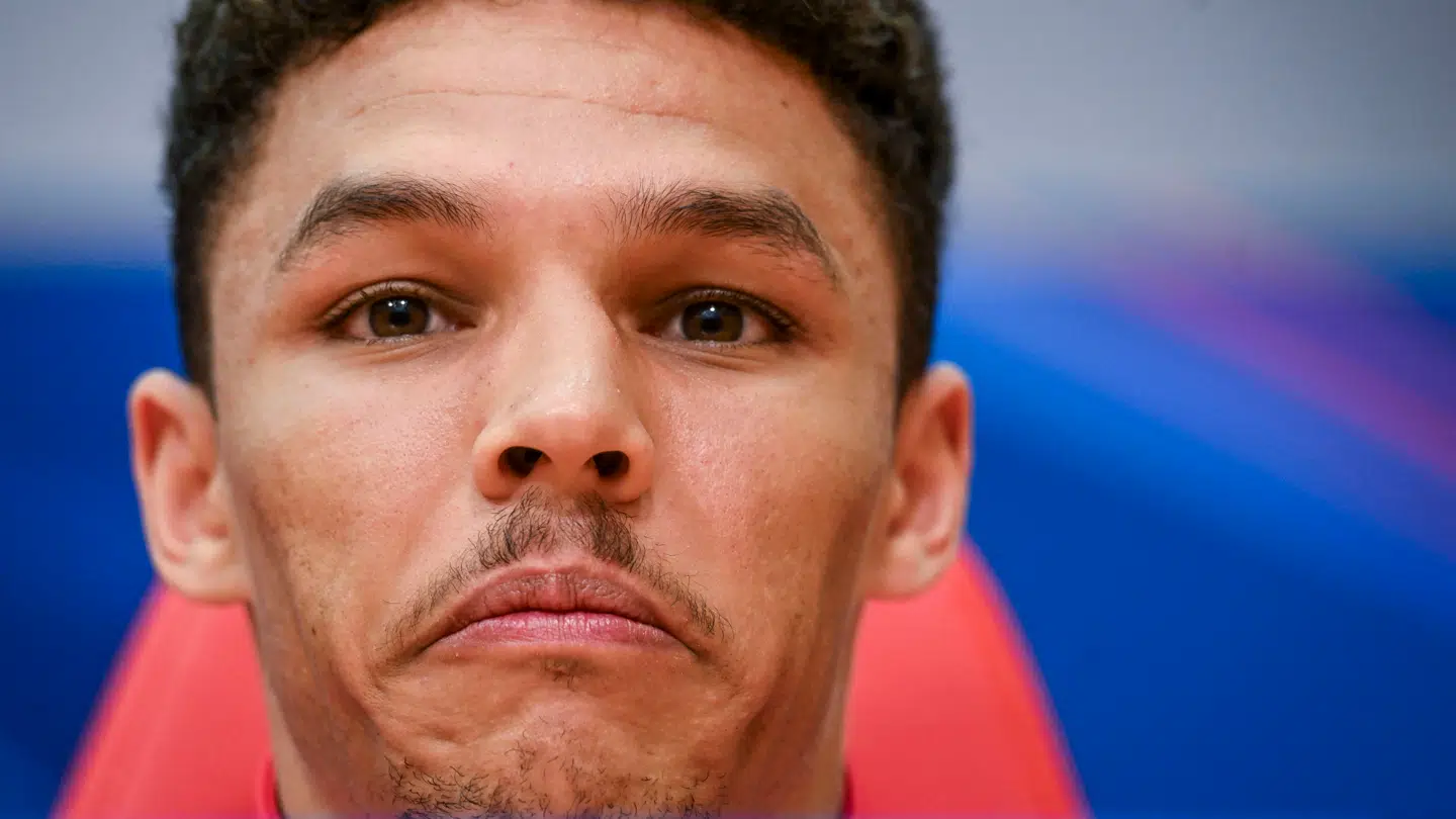 Alexander Bah er stadig på sidelinjen, og det bekymrer Benfica-chef José Mourinho.