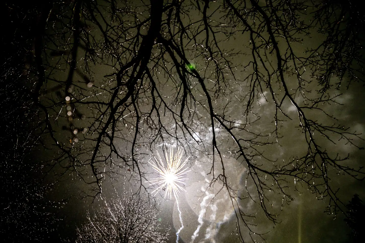 Nytårsaften bliver en våd omgang i det vestjyske. Over hele landet kan vinden ud på natten nå jævn til hård styrke. (Arkivfoto).
