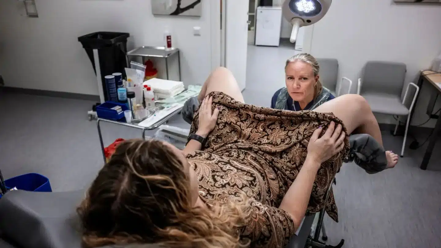 Journalist Karin Sörbring til venstre og professor Helena Kopp Kallner til højre.