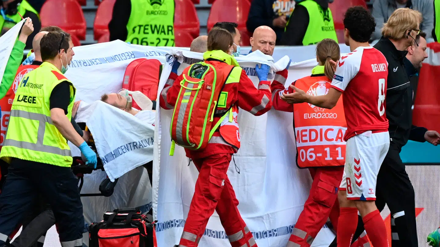 Christian Eriksen faldt om med hjertestop i Parken.