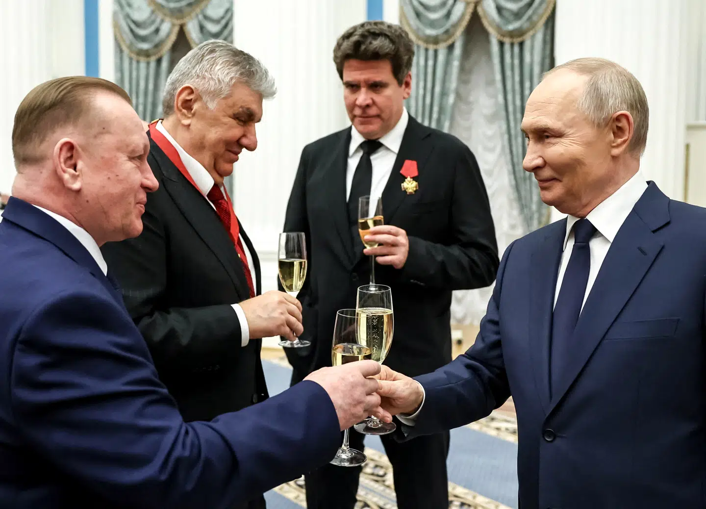 Indtil for nyligt talte Ruslands præsident Vladimir Putin selv om Donbas-regionen som nøglen til fred i Ukraine. Nu har han tilsyneladende fået appetit på mere.