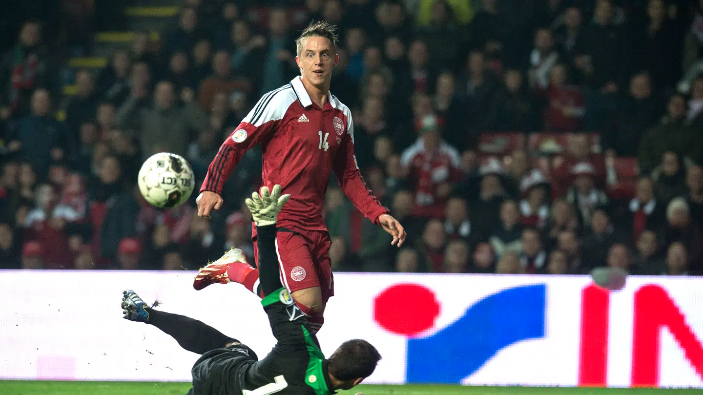 Nicki Bille scorer til 6-0 i VM kvalifikationskampen mod Malta tirsdag 15. oktober 2013.