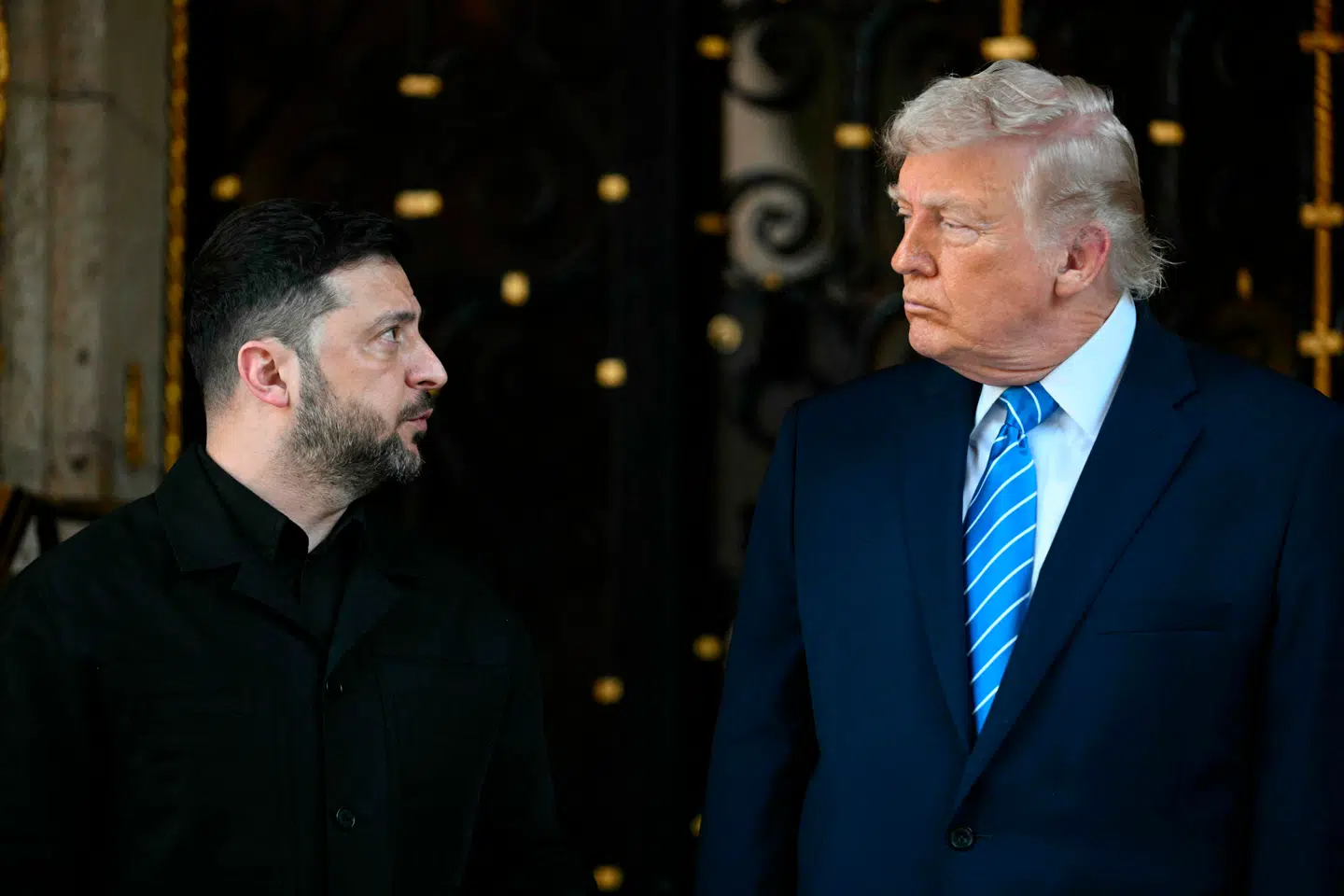 Søndag mødtes Donald Trump og Volodymyr Zelenskyj i Florida for at drøfte den nuværende 20-punktsplan. Efterfølgende lød det, at man var nået langt – men det kan meget vel ændre sig efter Ruslands anklager mod Ukraine mandag.