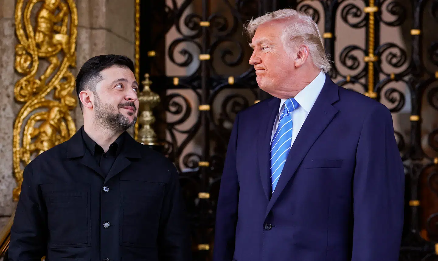 Gode miner til slet spil. Volodymyr Zelenskyj talte om et »fantastisk møde« og store fremskridt i fredsbestræbelserne efter sit møde med Donald Trump i Mar-a-Lago søndag. Men det tror den ukrainske præsident næppe selv på.