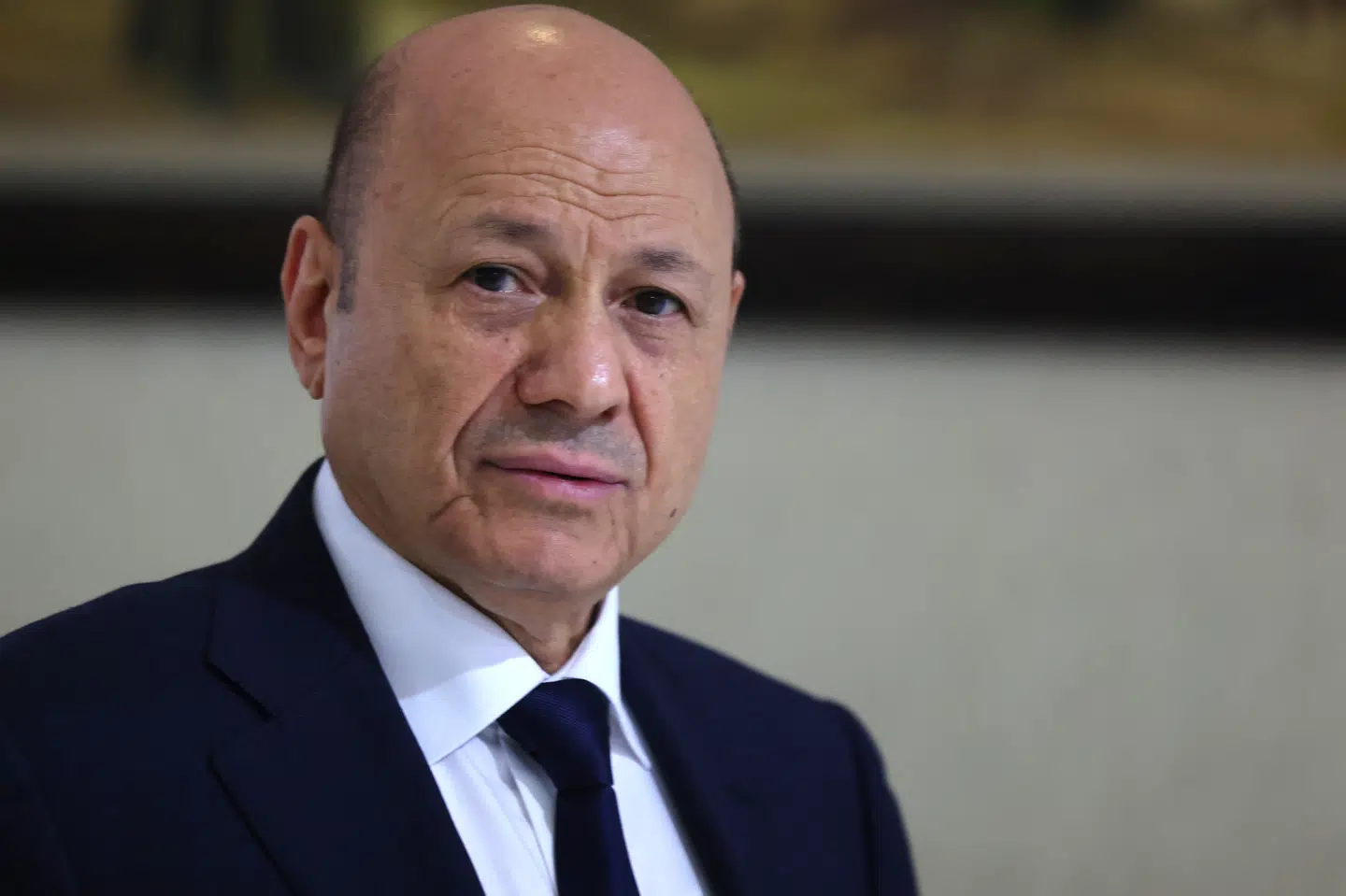 Rashad al-Alimi står i spidsen for det præsidentielle råd i Yemen og er støttet af Saudi-Arabien. Her er han på besøg sidste år på Yemens ambassade i Saudi-Arabiens hovedstad, Riyadh. (Arkivfoto).