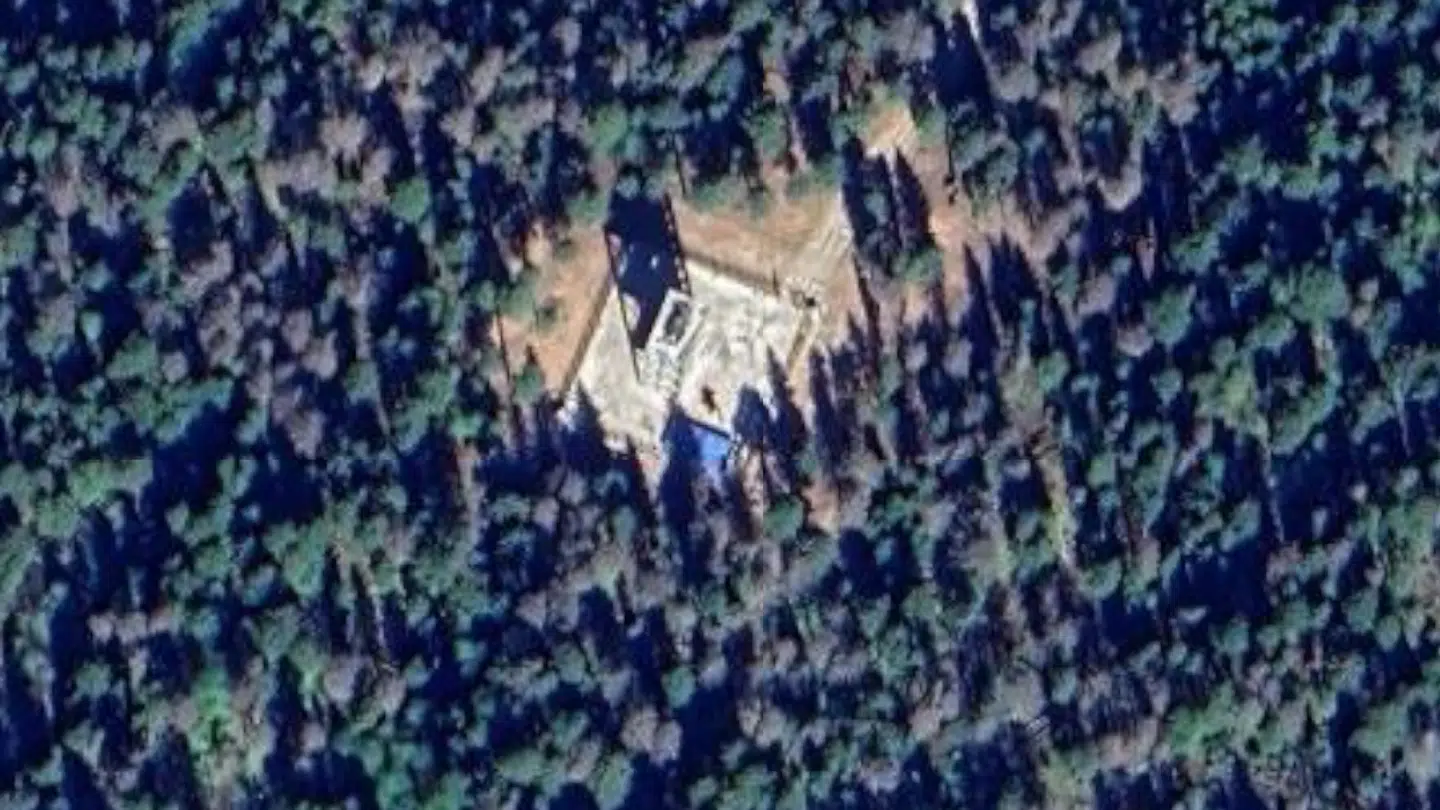 Her ses et af de 11 tårne.