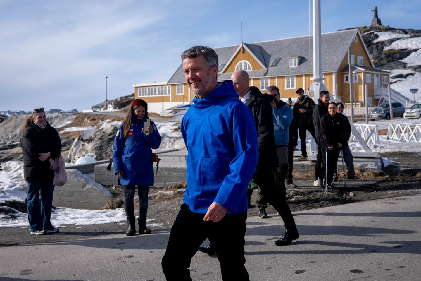 Kong Frederik under sit besøg i Grønland i slutningen af april, kort tid efter den amerikanske vicepræsident J.D. Vance havde besøgt Grønland.