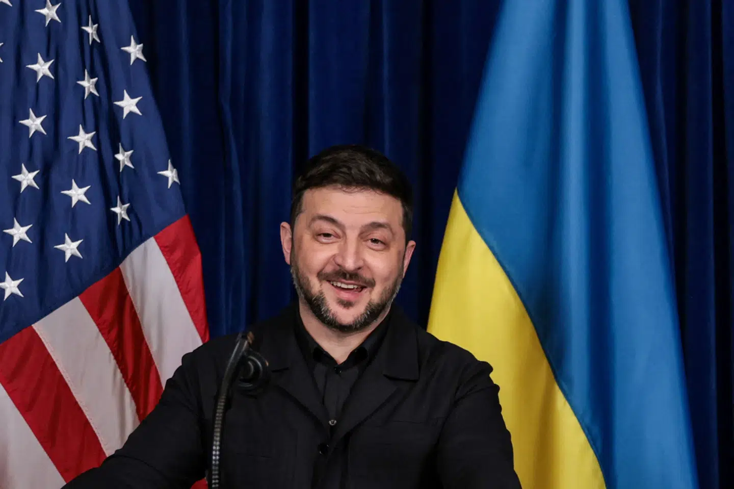 Den ukrainske præsident, Volodymyr Zelenskyj, mødtes søndag med sin amerikanske præsidentkollega, Donald Trump, i Florida i USA.