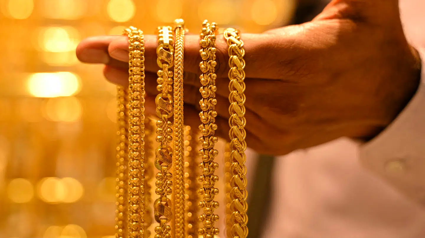 Guldprisen stiger og stiger, og sølv har i år ramt sin højeste pris nogensinde.