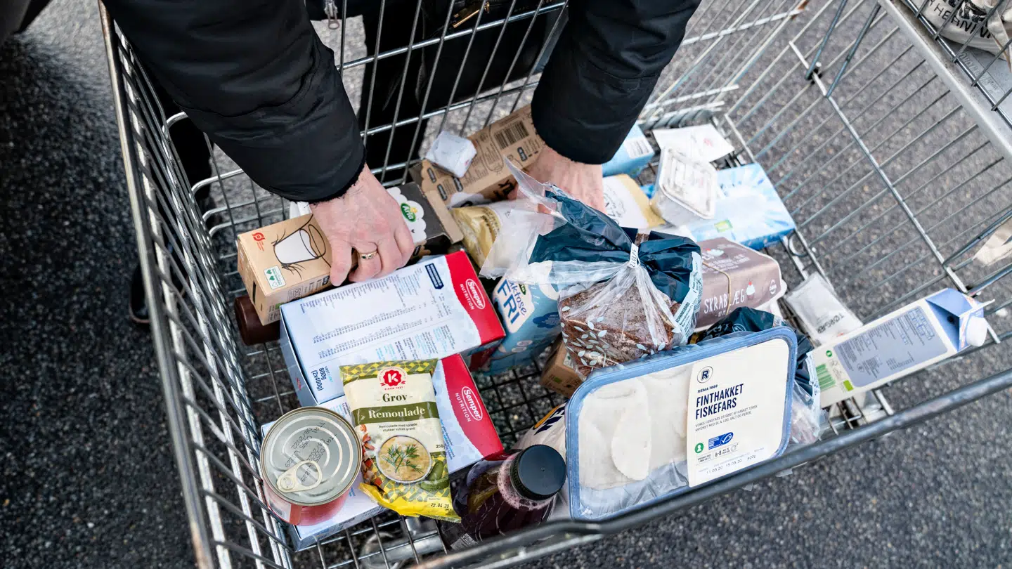 Ifølge medie lægger regeringen op til at sænke momsen på udvalgte fødevarer. (Arkivfoto)
