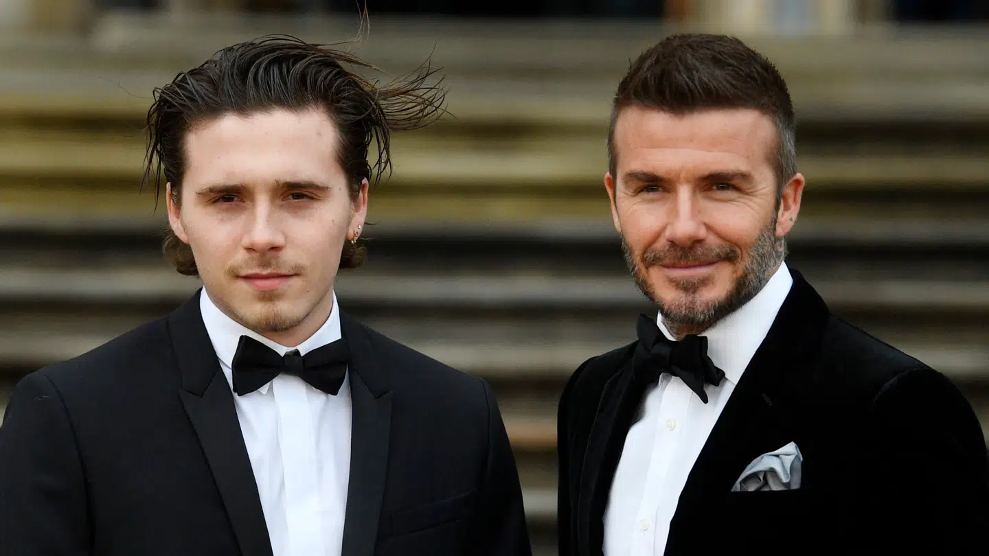 Konflikten mellem David Beckham (th.) og hans søn Brooklyn fortsætter.