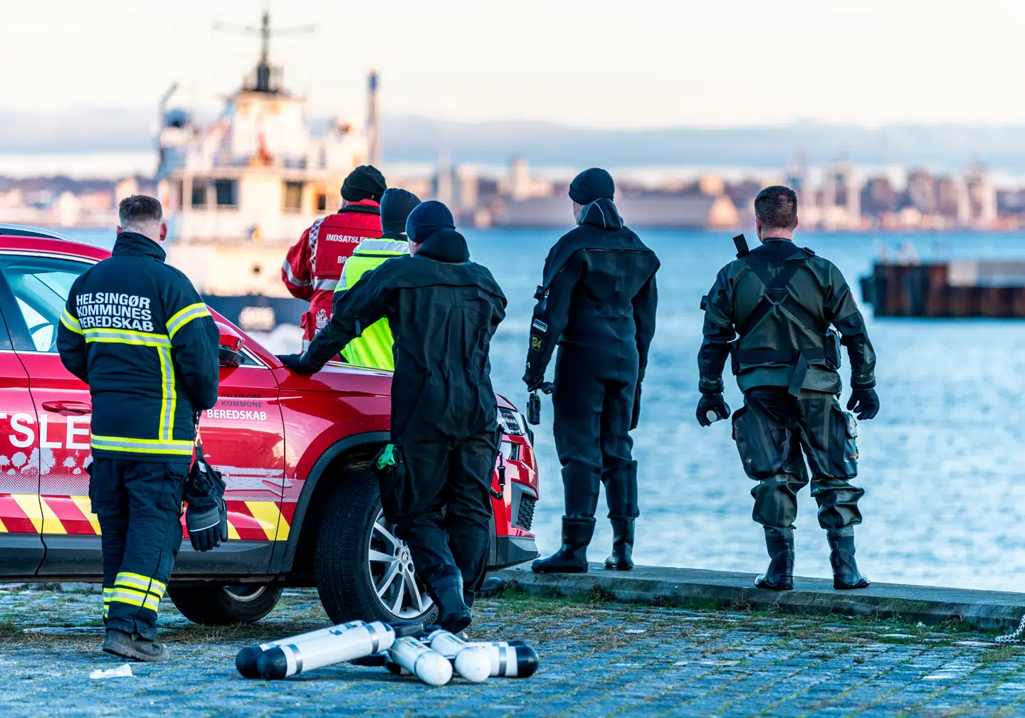 Trods eftersøgning af den 16-årige dreng både onsdag og torsdag ved havnen i Helsingør er han stadig ikke fundet.