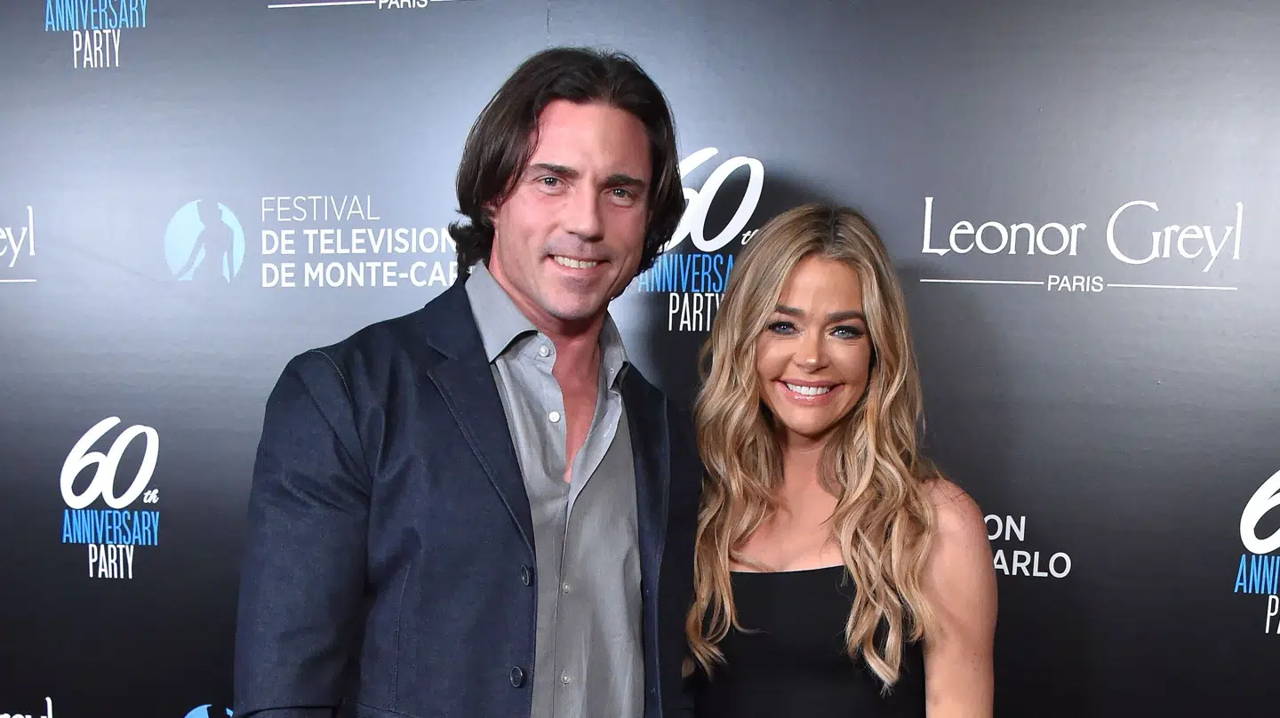 Aaron Phypers og Denise Richards er ikke længere sammen.