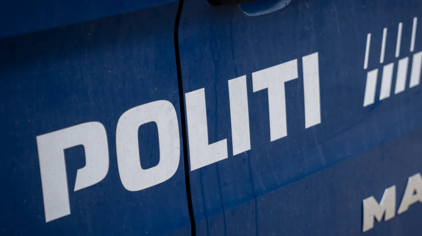 Politiet advarer om glatte veje.