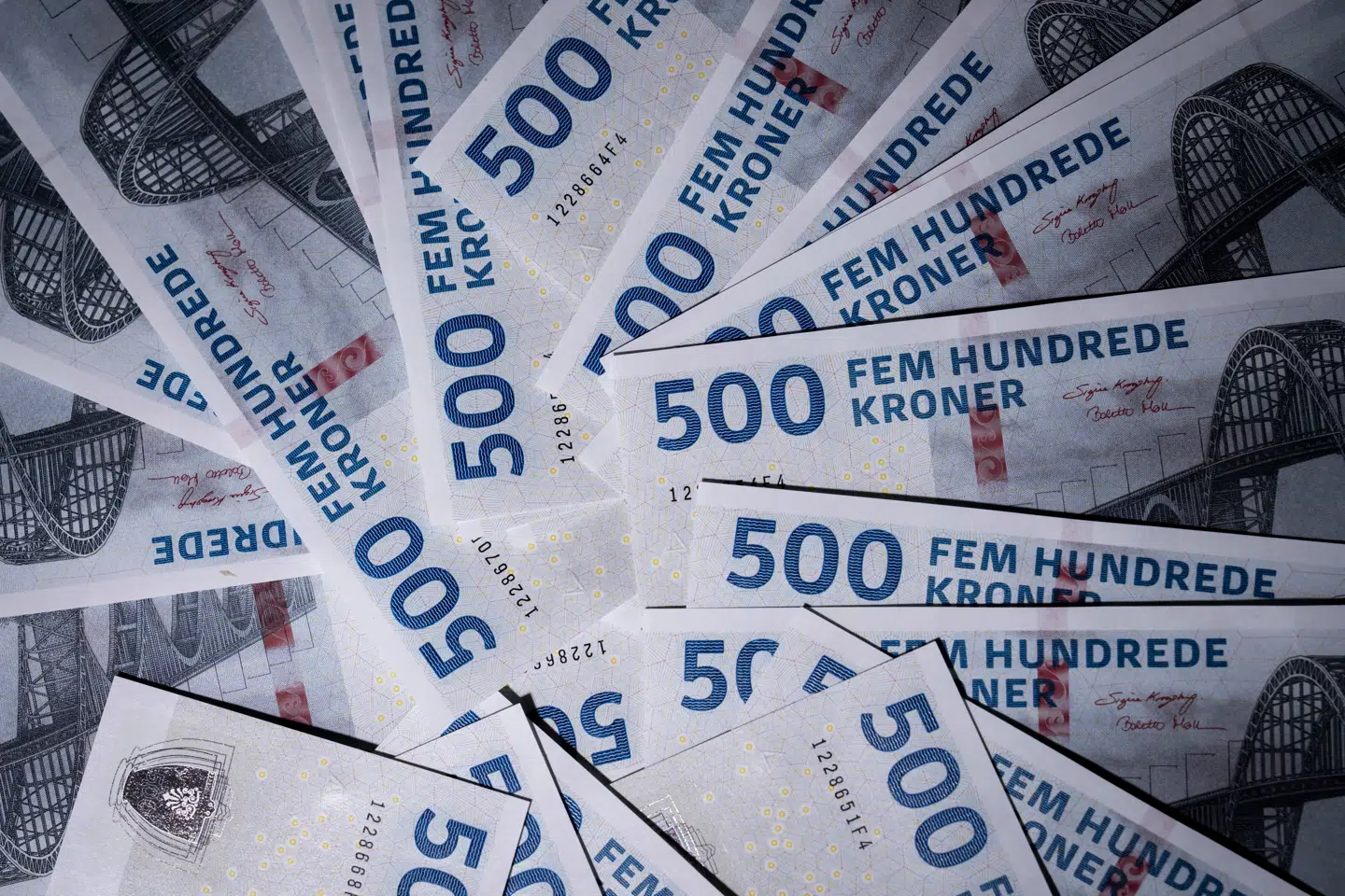 Bankernes gebyrer er steget voldsomt over de seneste ti år, hvilket rammer landets virksomheder, der samtidig får langt mindre i rente for de penge, som de har stående i bankerne.