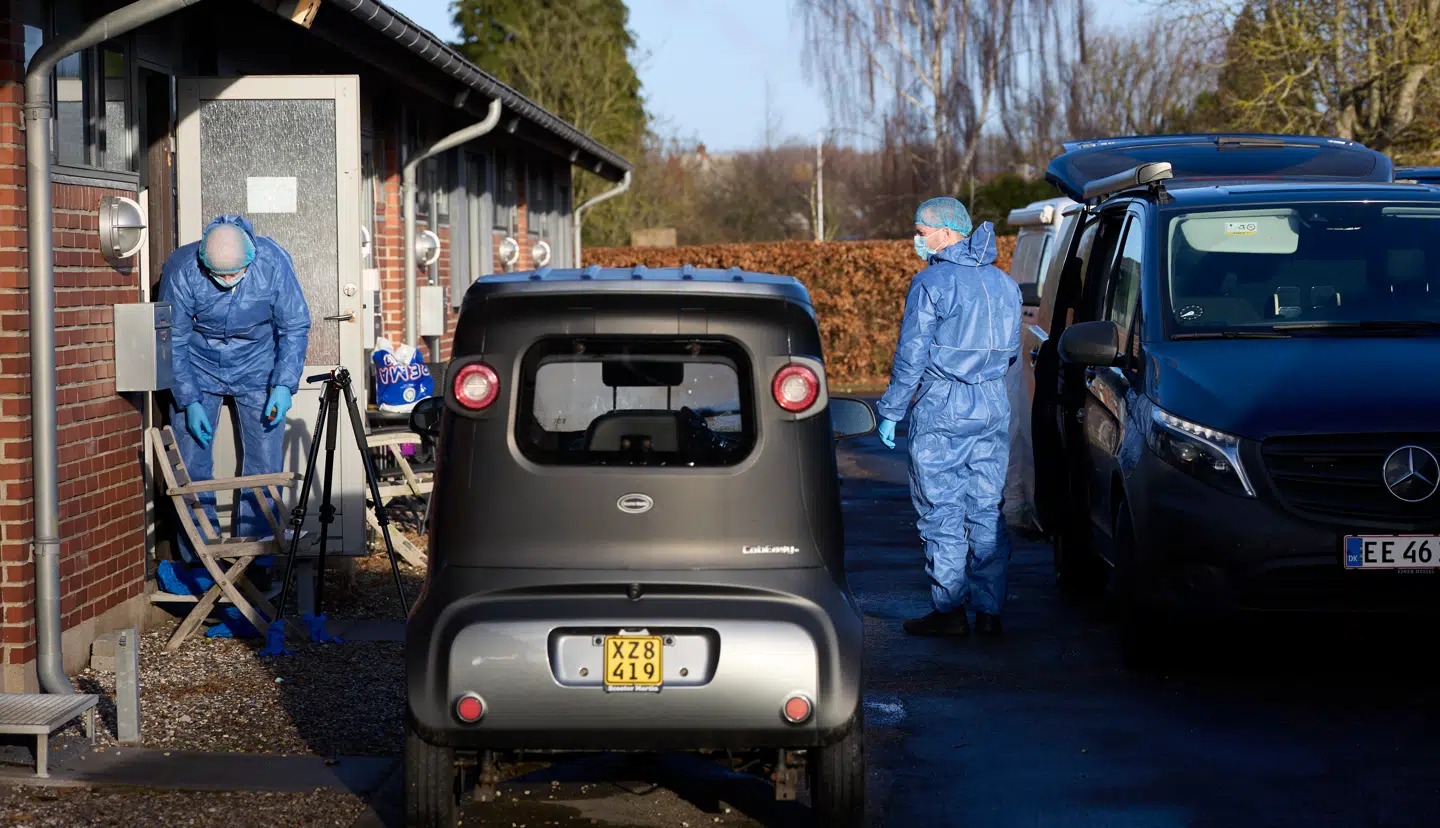 Efter grundige kriminaltekniske undersøgelser og en obduktion af liget var Fyns Politi sikre på, at den 77-årige mand var blevet myrdet.