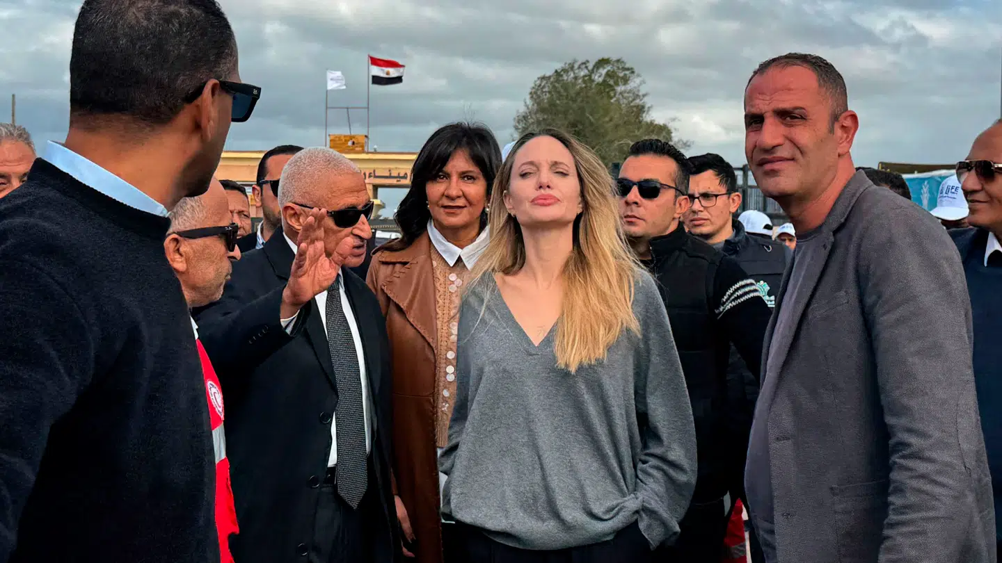 Det er langt fra første gang stjernen besøger et krigs- eller kriseramt område.