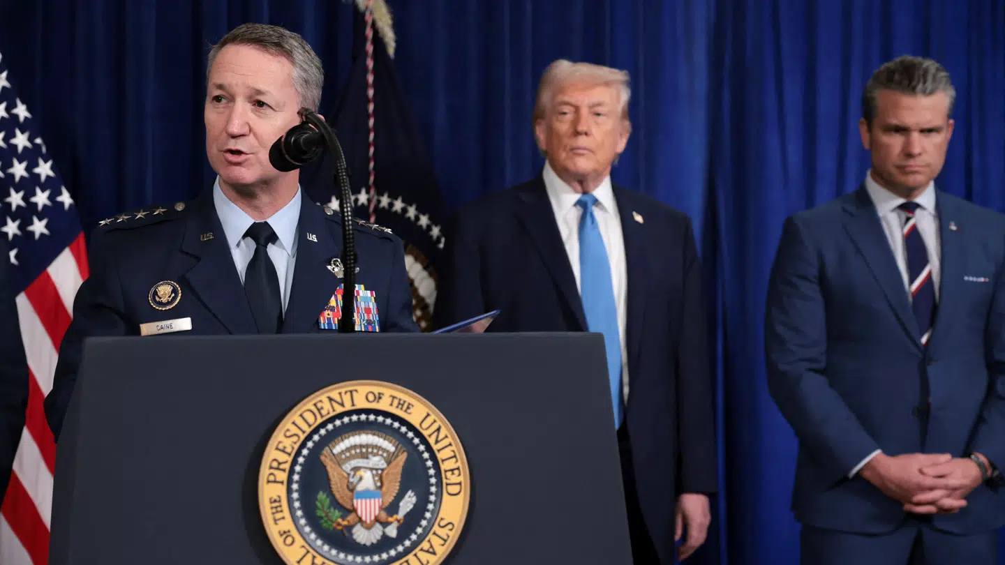 General Dan Caine, justitsminister Marco Rubio og udenrigsminister Pete Hegseth havde udover Donald Trump ordet under lørdagens pressemøde.