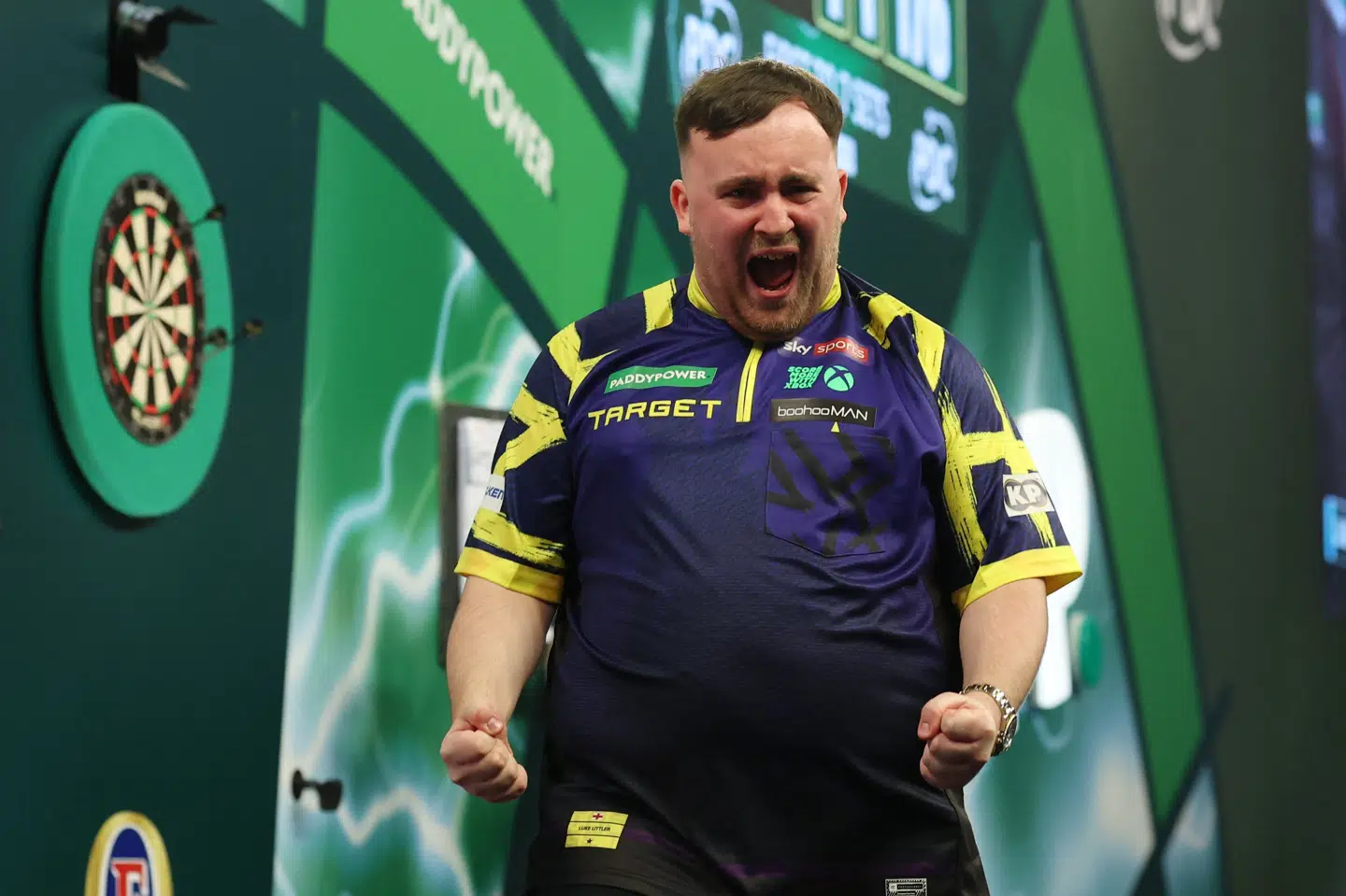 Luke Littler kunne jubler over sin anden VM-triumf i træk.