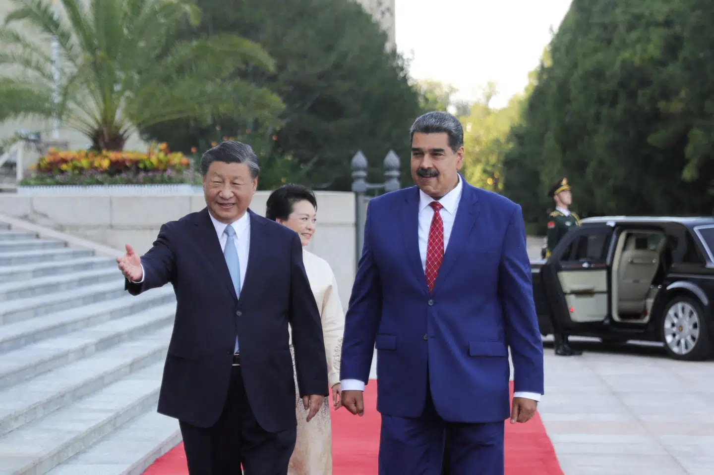 Kina og Venezuela er nære allierede, og Venezuelas præsident, Nicolás Maduro, har blandt andet mødt Kinas præsident, Xi Jinping, under et besøg i Beijing i 2023. Kina kræver nu Maduro løsladt. (Arkivfoto).