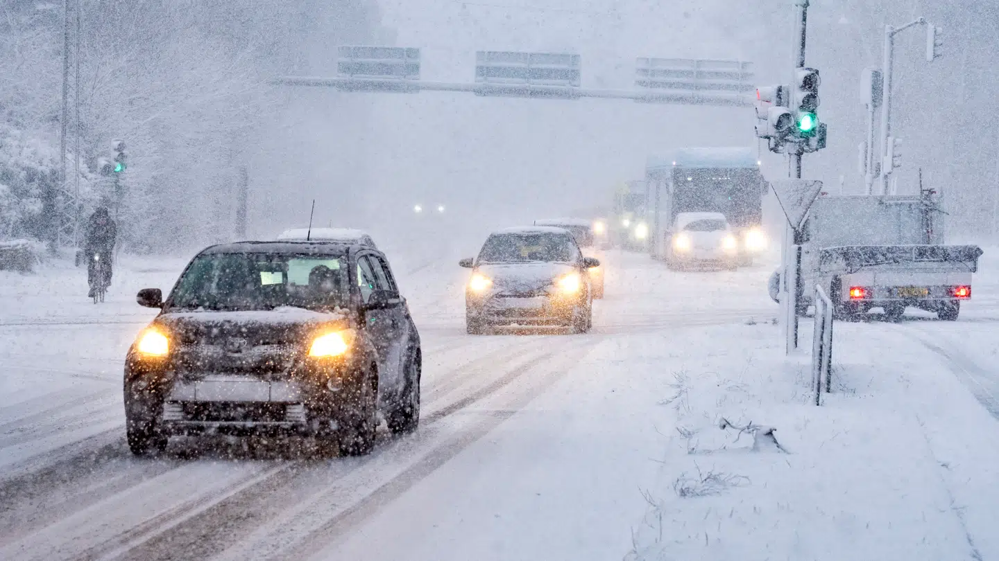 SOS Dansk Autohjælp forventer at få endnu mere travlt end fredag d. 2. januar, da sneen først faldt.