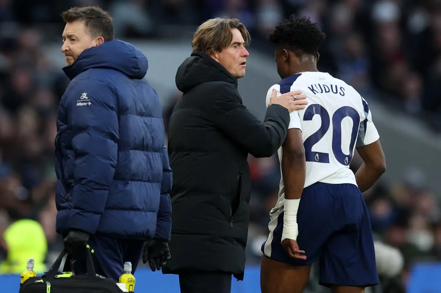 Tottenhams offensive stjernespiller Mohammed Kudus udgik med en skade kort inde i kampen og blev udskiftet af træner Thomas Frank.