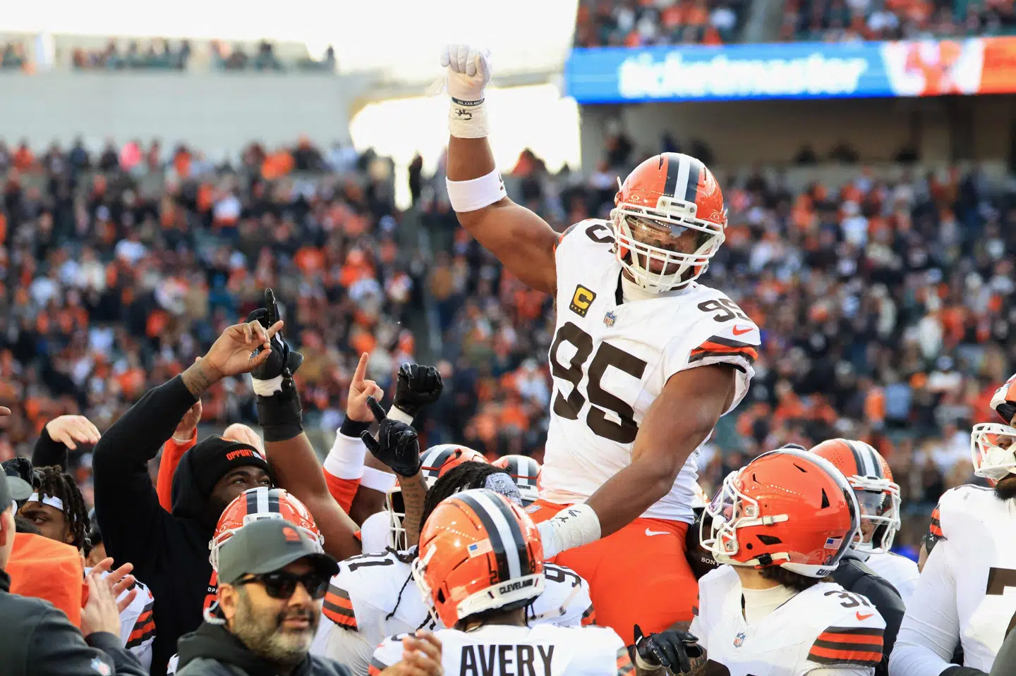 Myles Garrett har sat en ny barre for antallet af sacks i en NFL-sæson med 23.