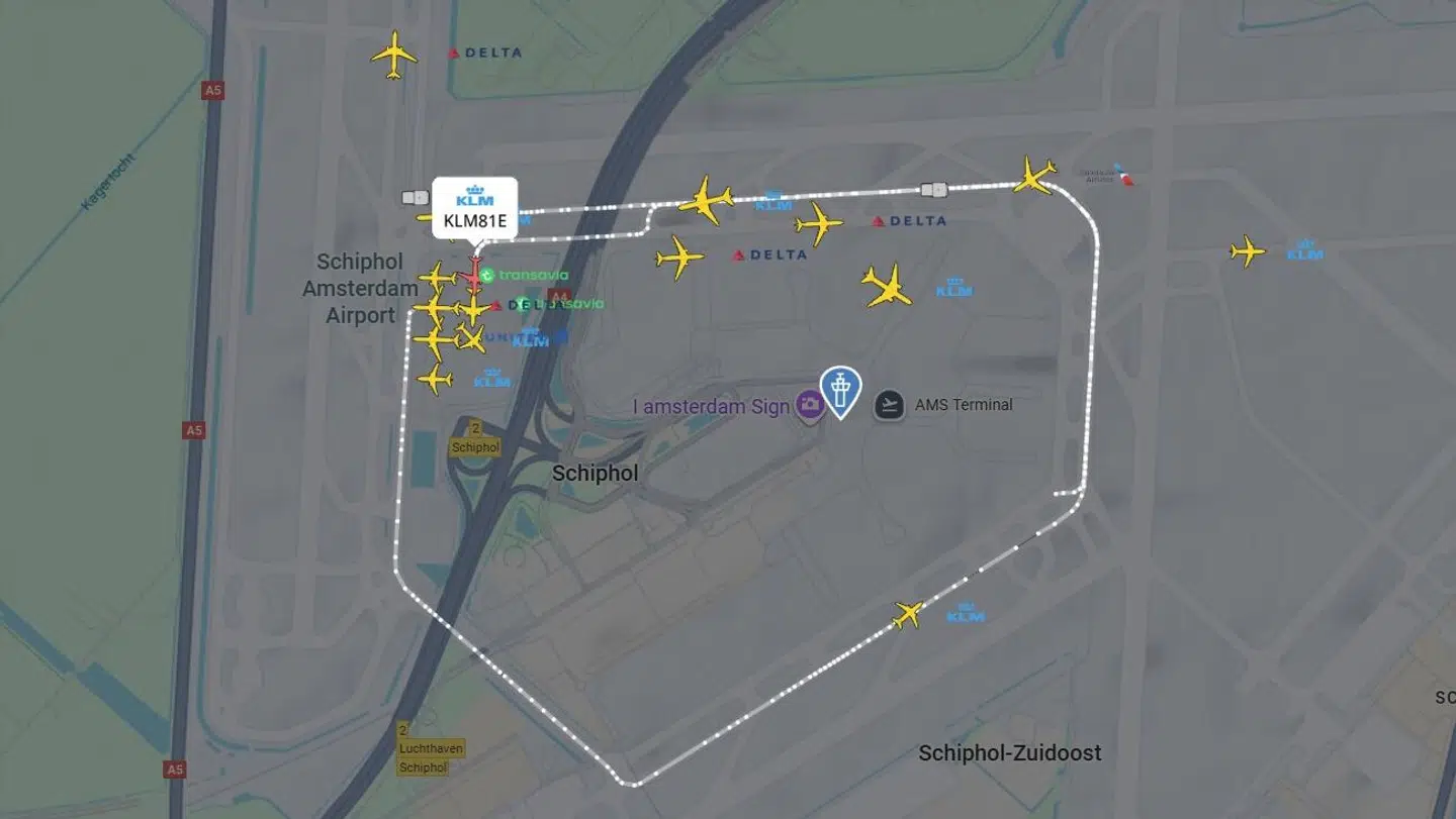 Fly bliver omdirigeret fra Schiphol Lufthavn