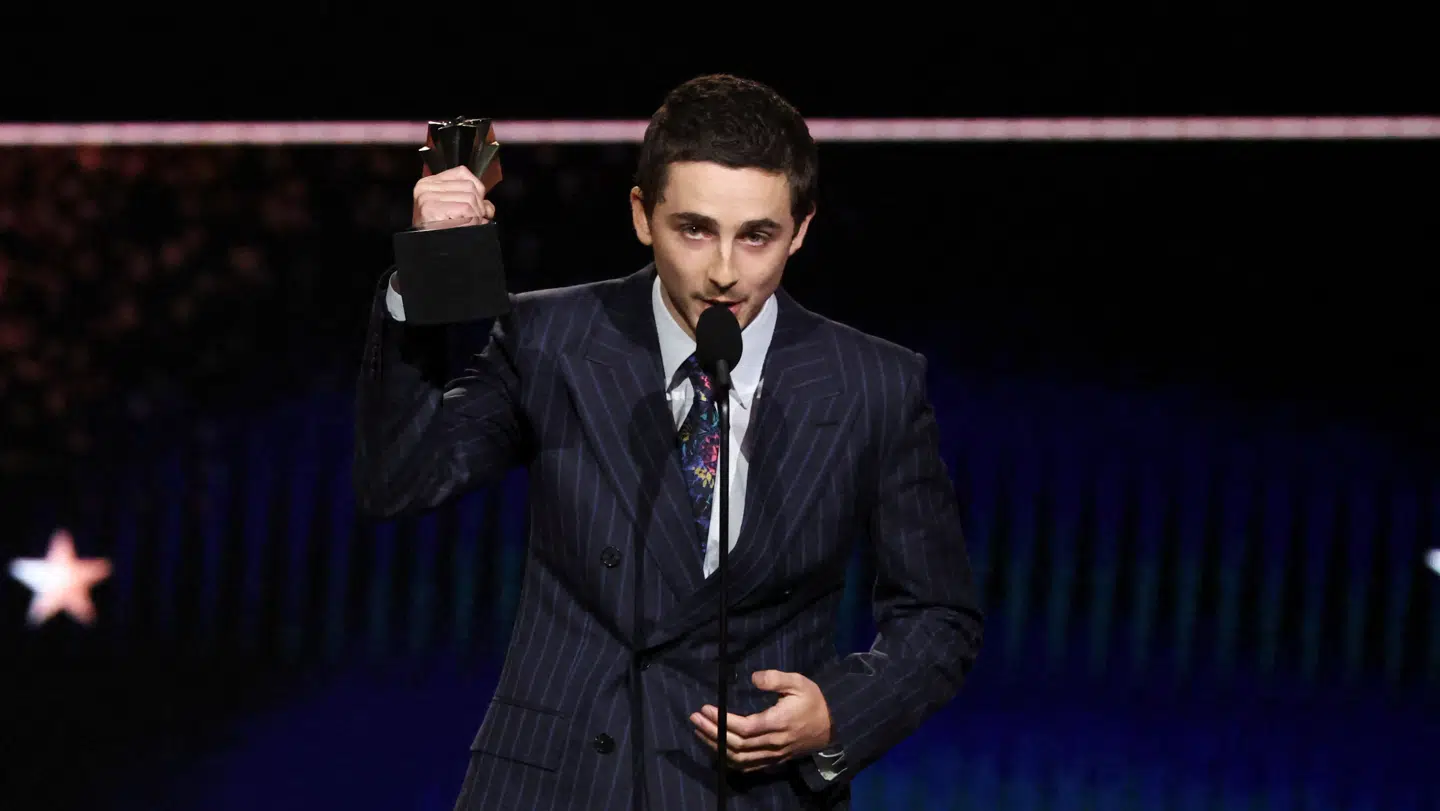Timothee Chalamet under sin takketale til 'Critics Choice Awards'.