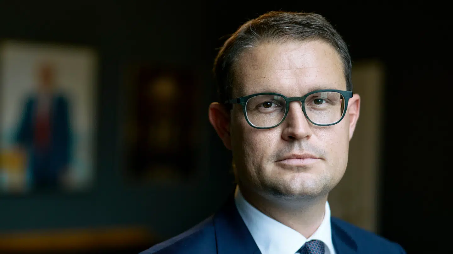 Ifølge Socialdemokratiets politiske ordfører, Christian Rabjerg Madsen, er der intet besynderligt i timingen for regeringens udspil.