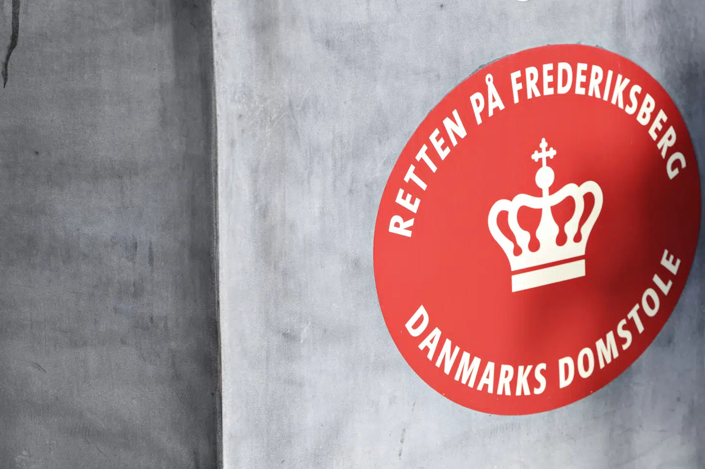 Retten på Frederiksberg har mandag set på en sag, hvor en politiagent gemte sig bag en profil på Signal, der blev rekrutteret til et drabsforsøg. (Arkivfoto).