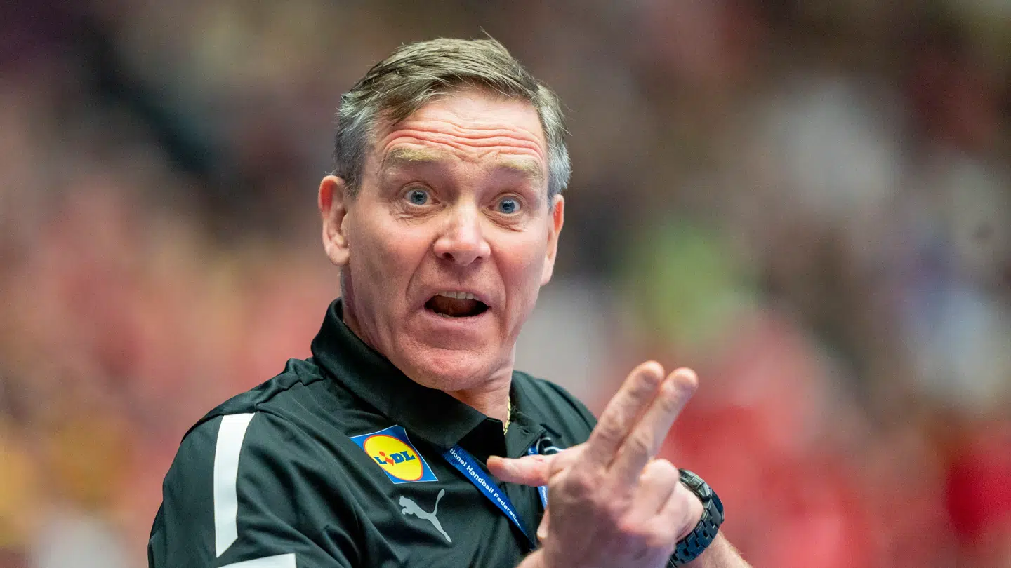 Den tyske landstræner Alfred Gislason måber over dansk håndbold.