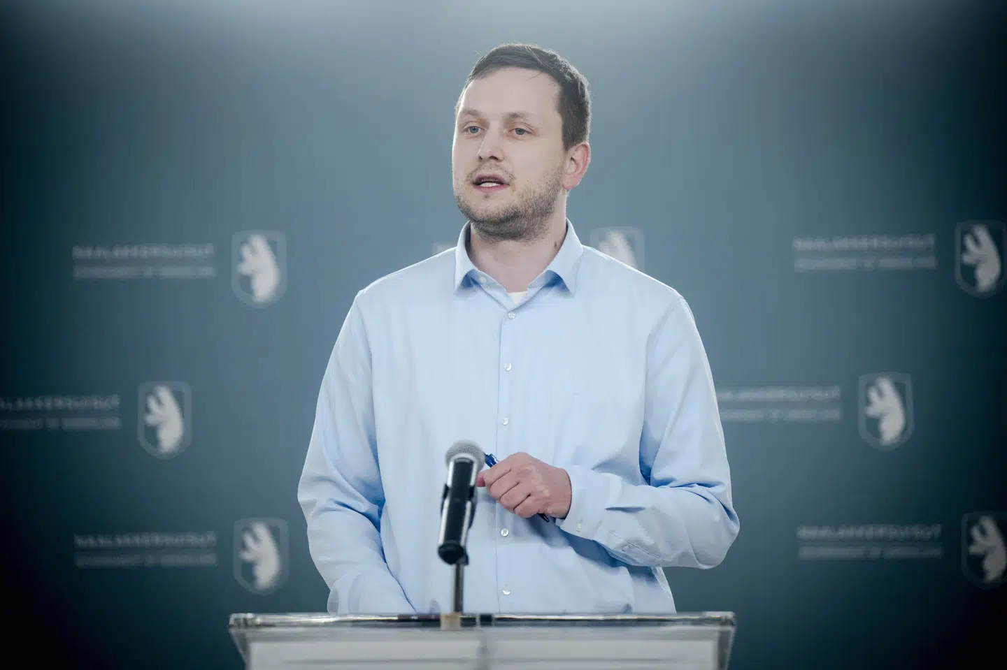 Jens-Frederik Nielsen, der er formand for Naalakkersuisut, Grønlands regering, holder pressemøde mandag aften.