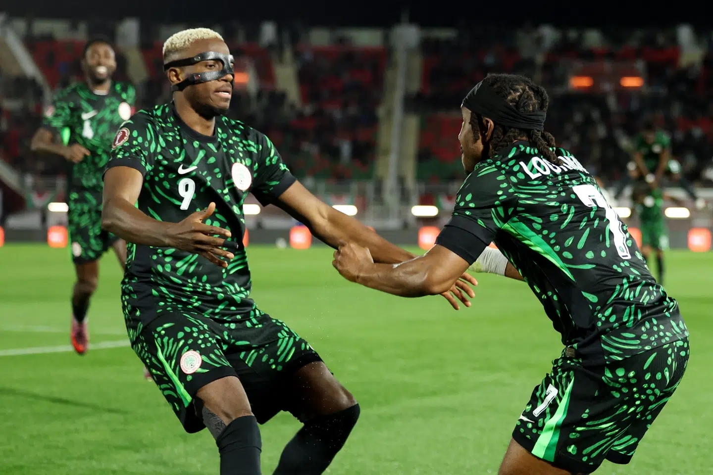 Nigerias angribere Victor Osimhen og Ademola Lookman var sprudlende mod Mozambique.