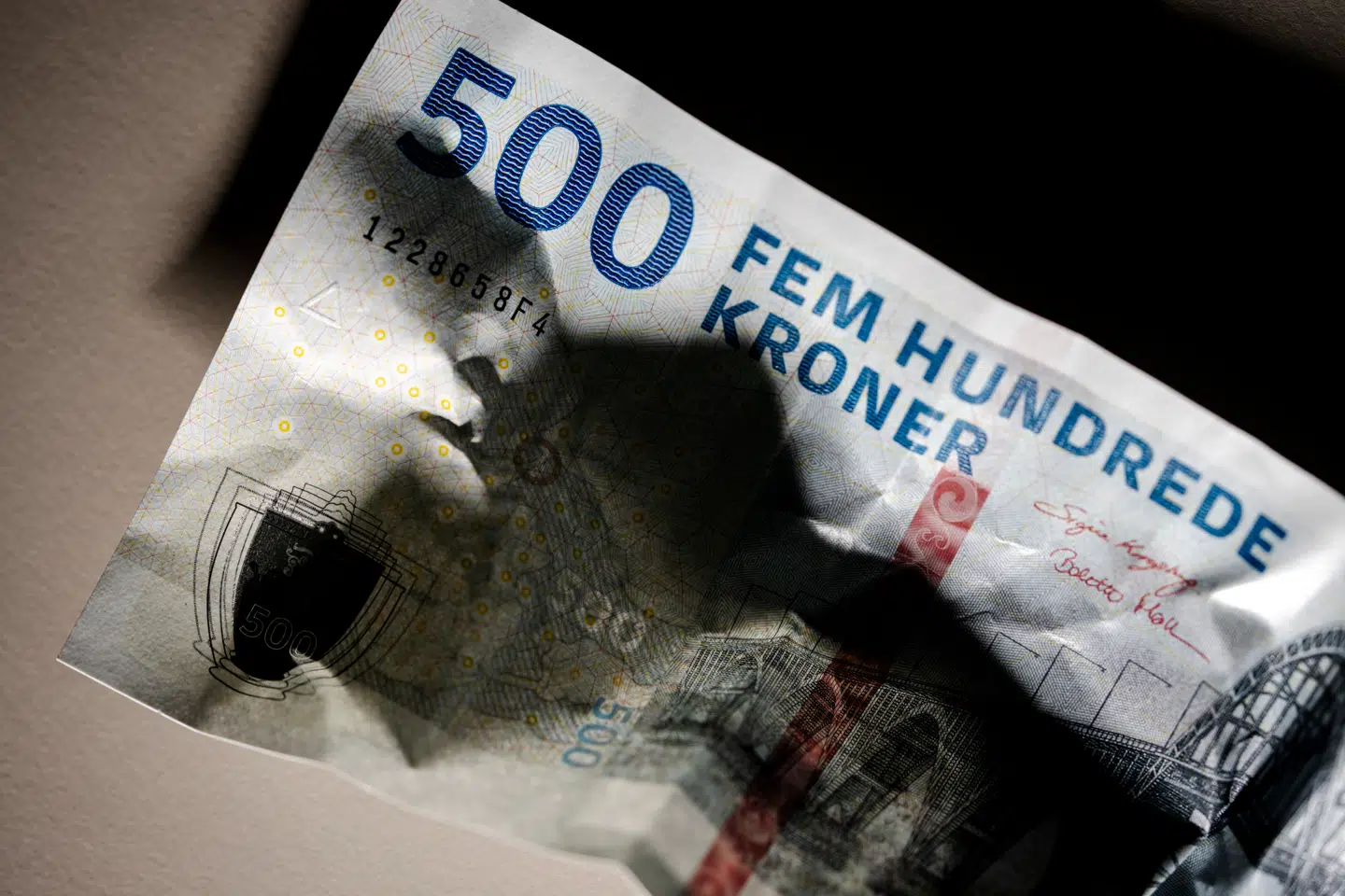 500-kronsedler i Nationalbanken mandag den 11. august 2025.. (Foto: Mads Claus Rasmussen/Ritzau Scanpix)