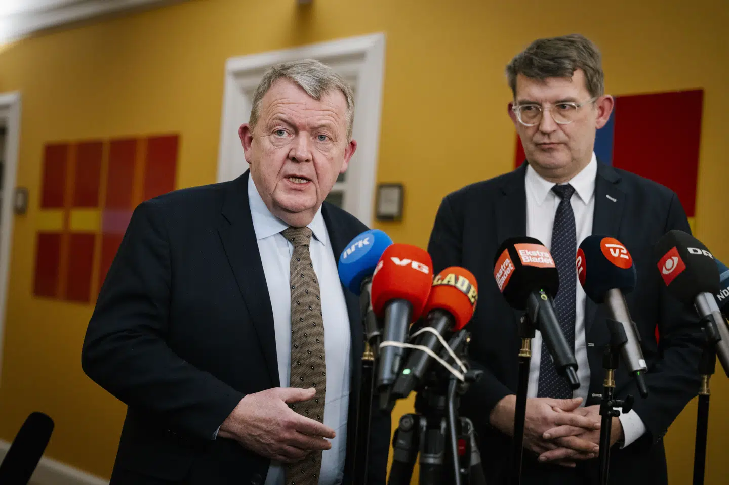 Udenrigsminister Lars Løkke Rasmussen (M) og forsvarsminister Troels Lund Poulsen (V) møder pressen efter et ekstraordinært møde i Det Udenrigspolitiske Nævn.