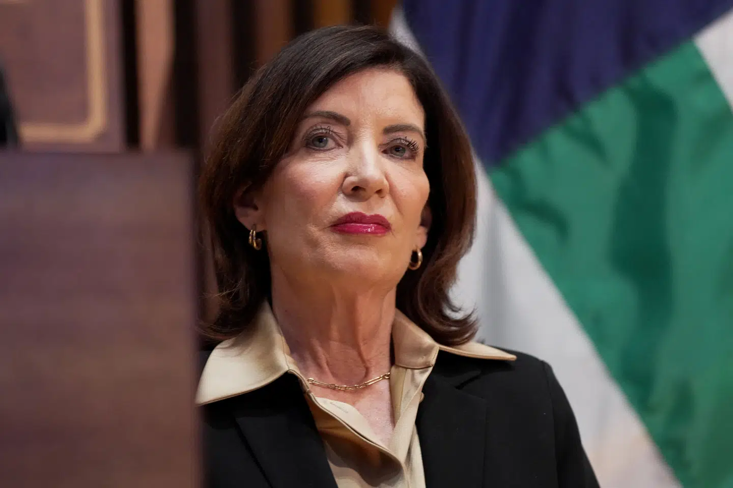 New Yorks guvernør, demokraten Kathy Hochul, kalder indefrysning af midler af programmer for økonomisk trængte børnefamilier i fem demokratiske delstater for hævngerrig og hjerteløs. (Arkivfoto).