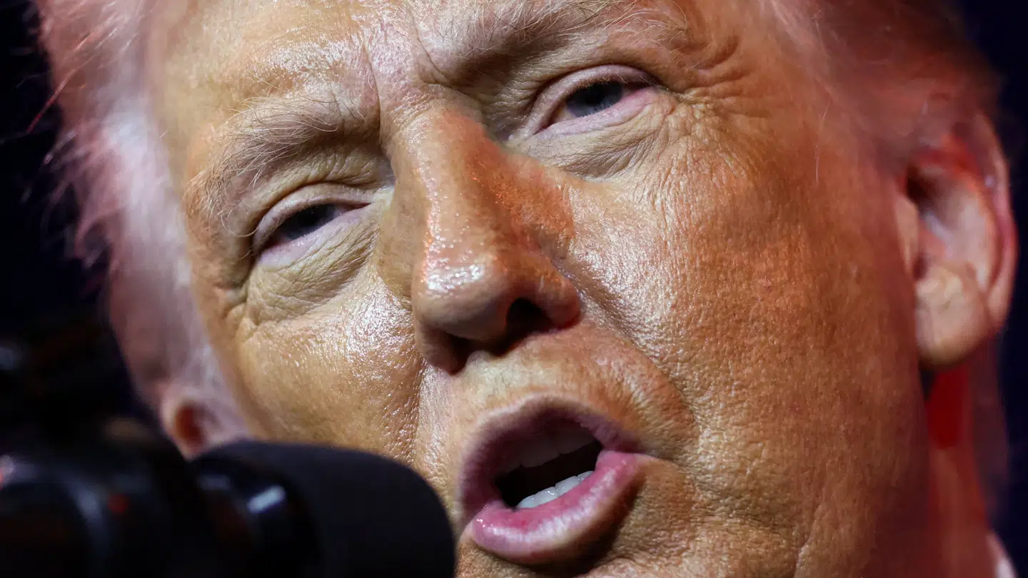 En købmand i den lille nordjyske by Farstrup kommer med et velmenende råd til USAs præsident, Donald Trump.