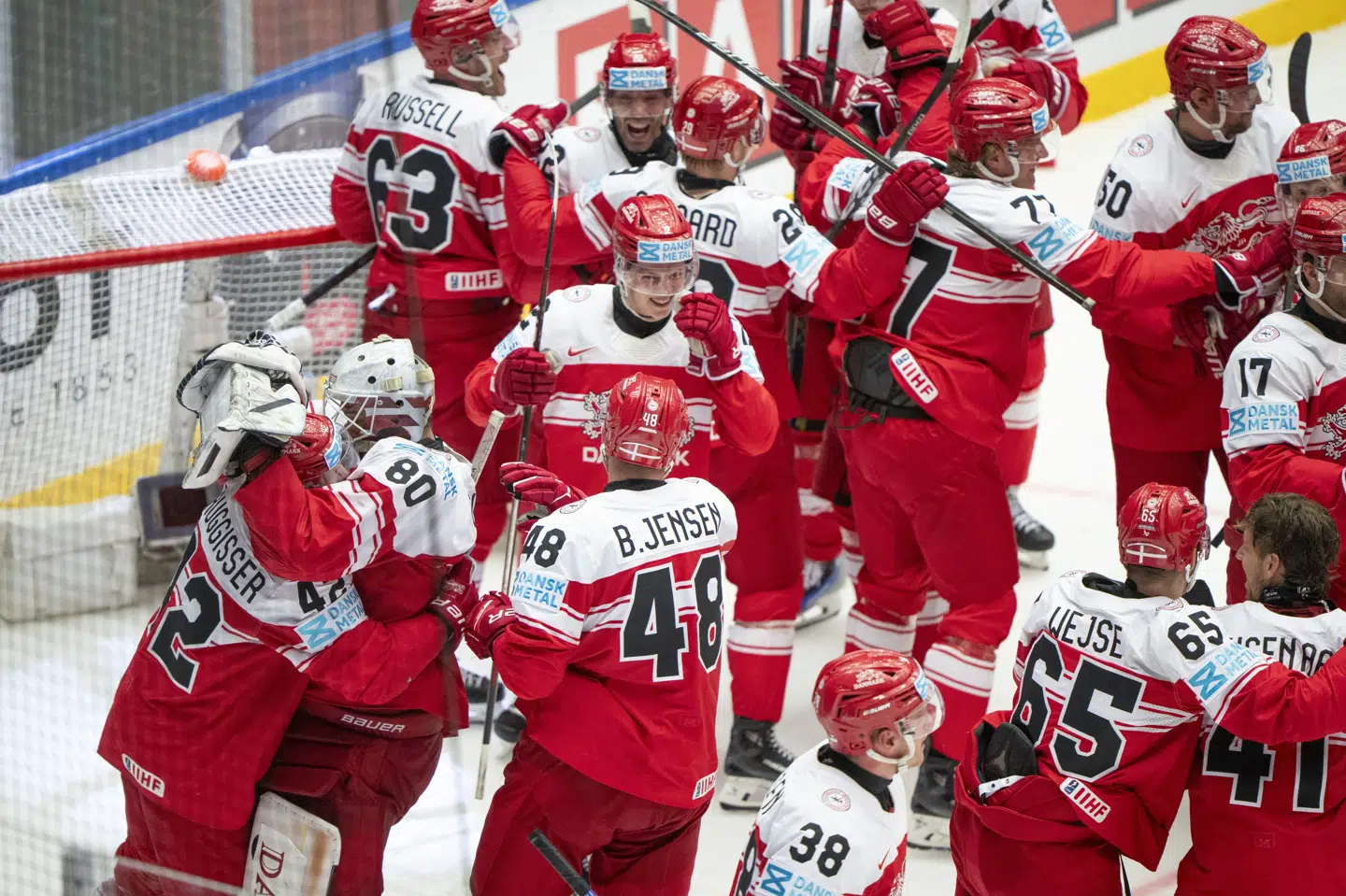 Det danske landshold skal ved vinter-OL forsøge at ride videre på euforien fra VM i maj og den historiske kvartfinalesejr over mægtige Canada. (Arkivfoto).
