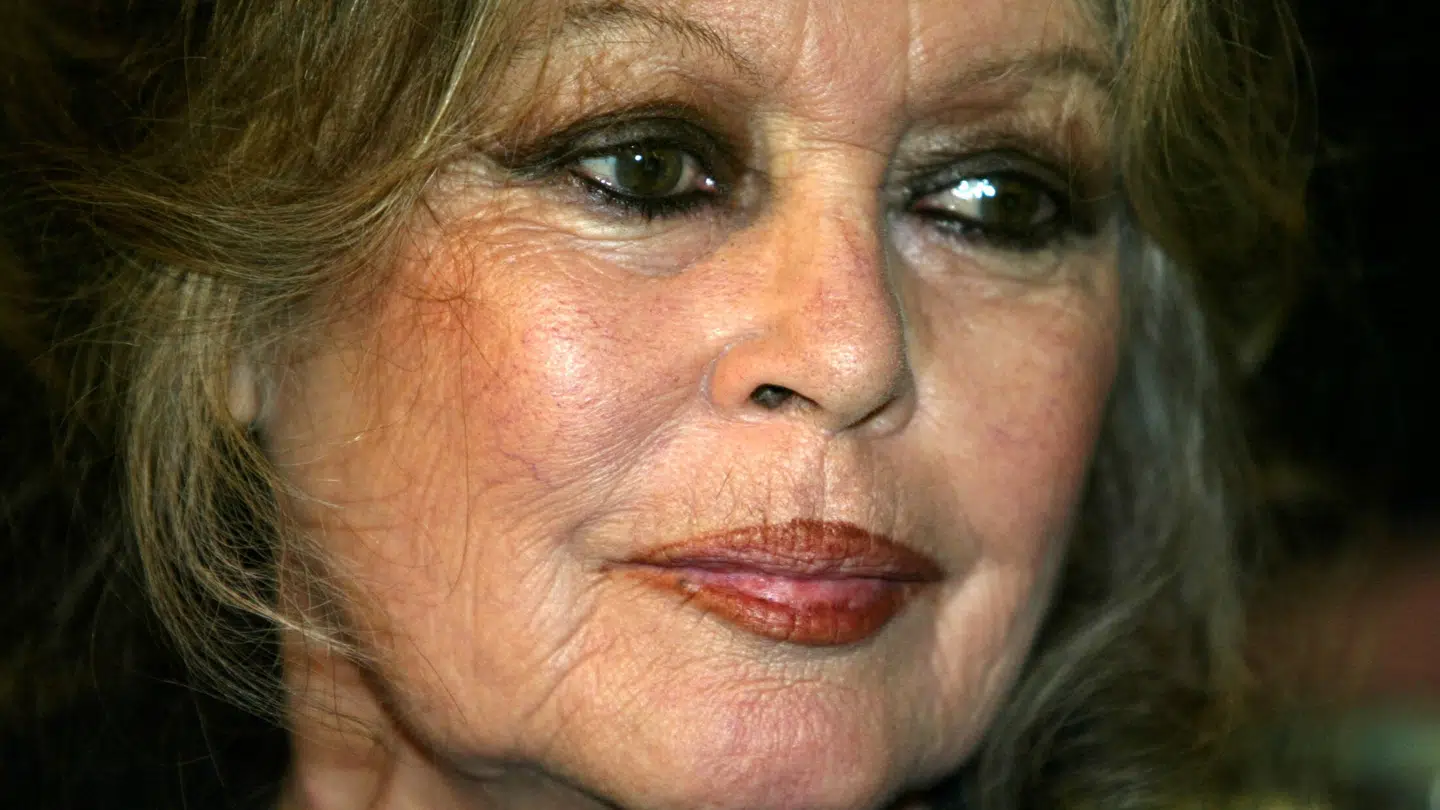 Den franske skuespillerinde Brigitte Bardot døde i december. Nu afslører hendes enke dødsårsagen.