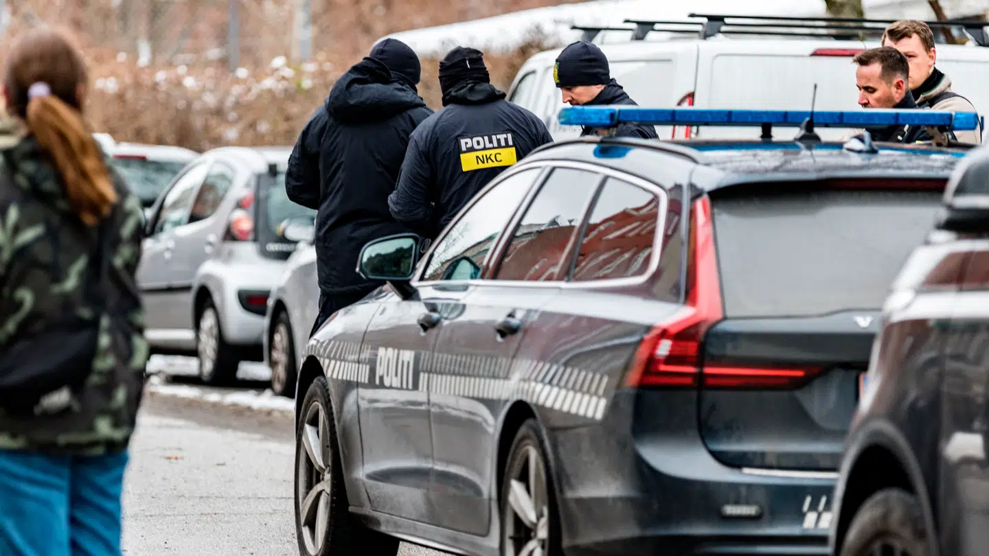 Politi er til stede med patruljer og kriminalteknikere på Guldbergsgade på Nørrebro i København, onsdag den 7. januar 2026.