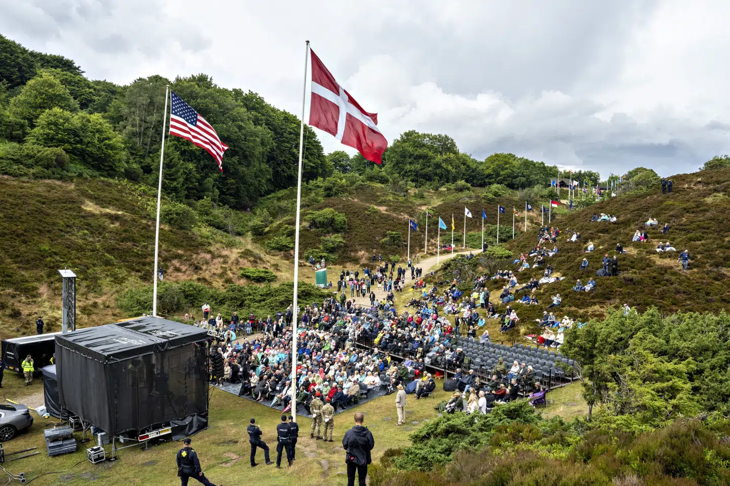 Tilskuere ved Rebildfesten i juli 2025. Rebildfesten er en tradition, der har fundet sted siden 1912 og er en fest for både amerikanere med danske rødder og danskere med tilknytning til USA. (Arkivfoto).