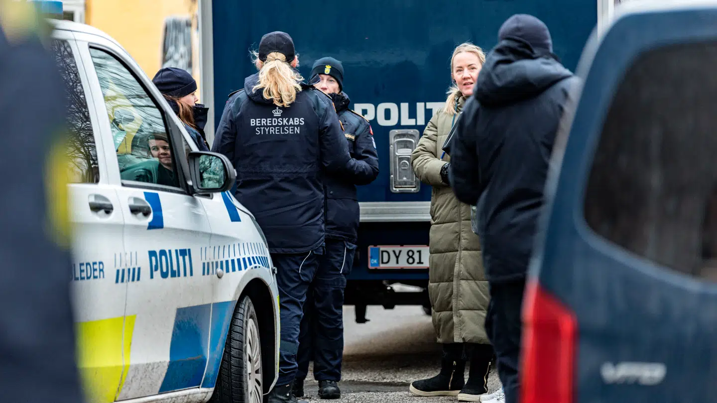 Politi er til stede med patruljer og kriminalteknikere på Guldbergsgade på Nørrebro i København, onsdag den 7. januar 2026.