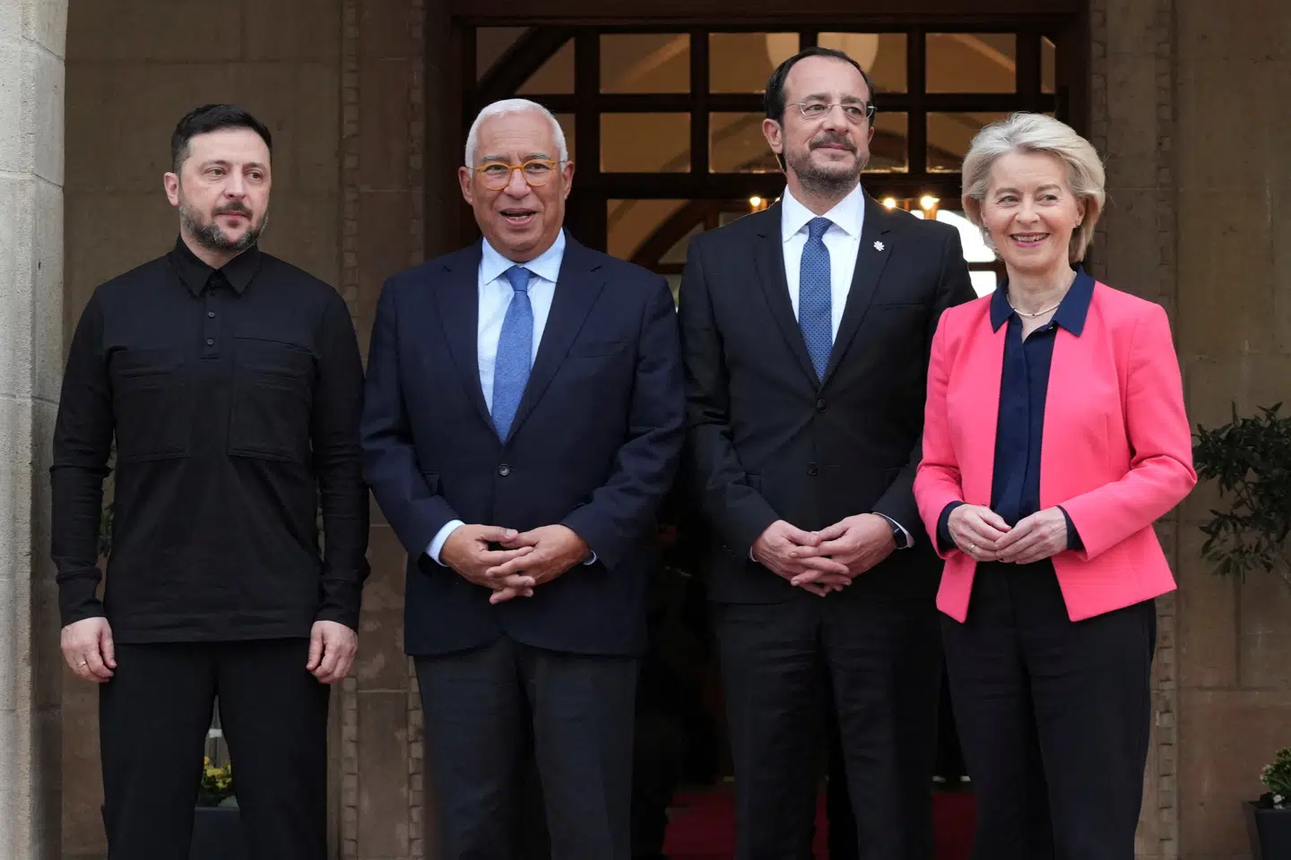 Ukraines præsident Volodymyr Zelenskyy mødtes onsdag med præsidenten for Det Europæiske Råd, Antonio Costa, Europa-Kommissionens præsident Ursula von der Leyen og Cyperns præsident Nikos Christodoulides for at diskutere mulighederne for et ukrainsk medlemsskab af EU.