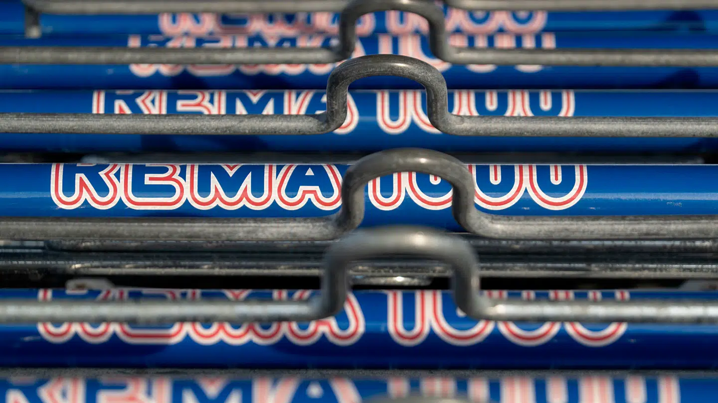 Indkøbsvogne ved en Rema 1000 på Parkvej i Esbjerg.